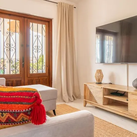 Stunning Ifach & Sea Views Stylish Casa Sonedo Apartment