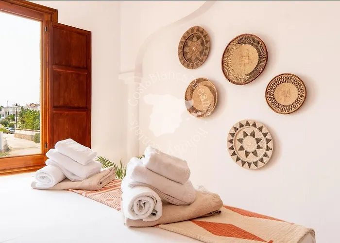 Stunning Ifach & Sea Views Stylish Casa Sonedo *