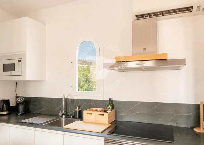 Lejlighed Stunning Ifach & Sea Views Stylish Casa Sonedo *